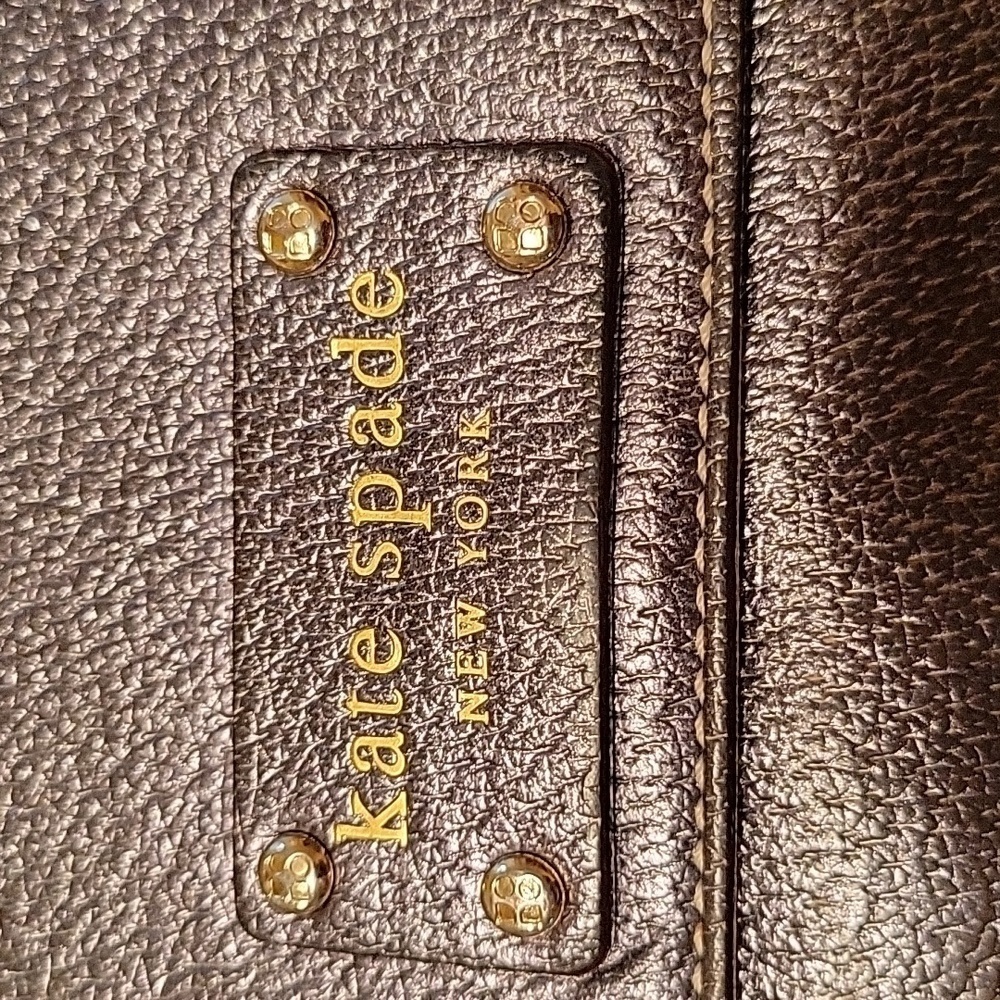 Small Kate Spade wallet snap & zipper closure...sew pictures for condition - Picture 2 of 15